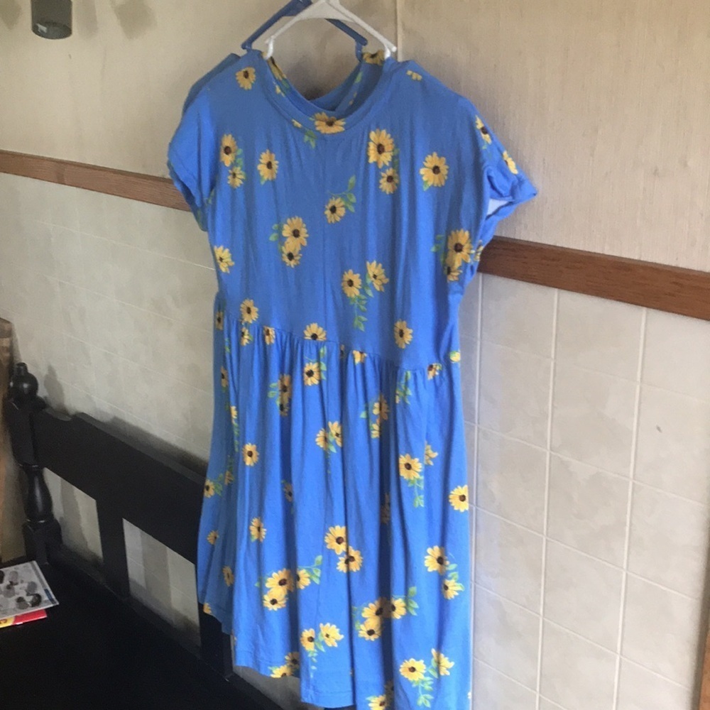 Girls Old navy 2 dresses in excellent condition size 10-12 - Picture 2 of 3